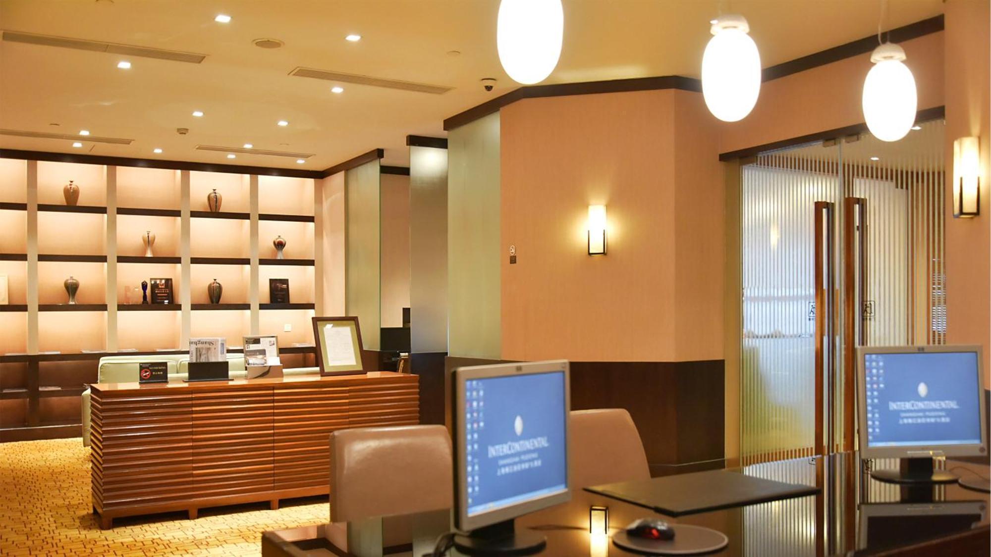 Intercontinental Shanghai Pudong By Ihg Luaran gambar